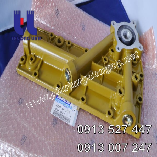 Nắp shin hàn động cơ Komatsu 6D95 xe đào PC200-5 