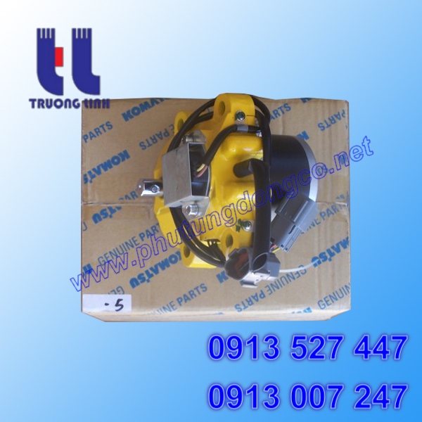 7824-30-1600, Motor ga xe đào Komatsu PC200-5
